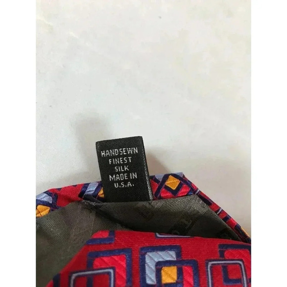 Robert Talbott "Best of Class" Red Square Geometric 100% Silk Classic Neck Tie - Picture 5 of 5